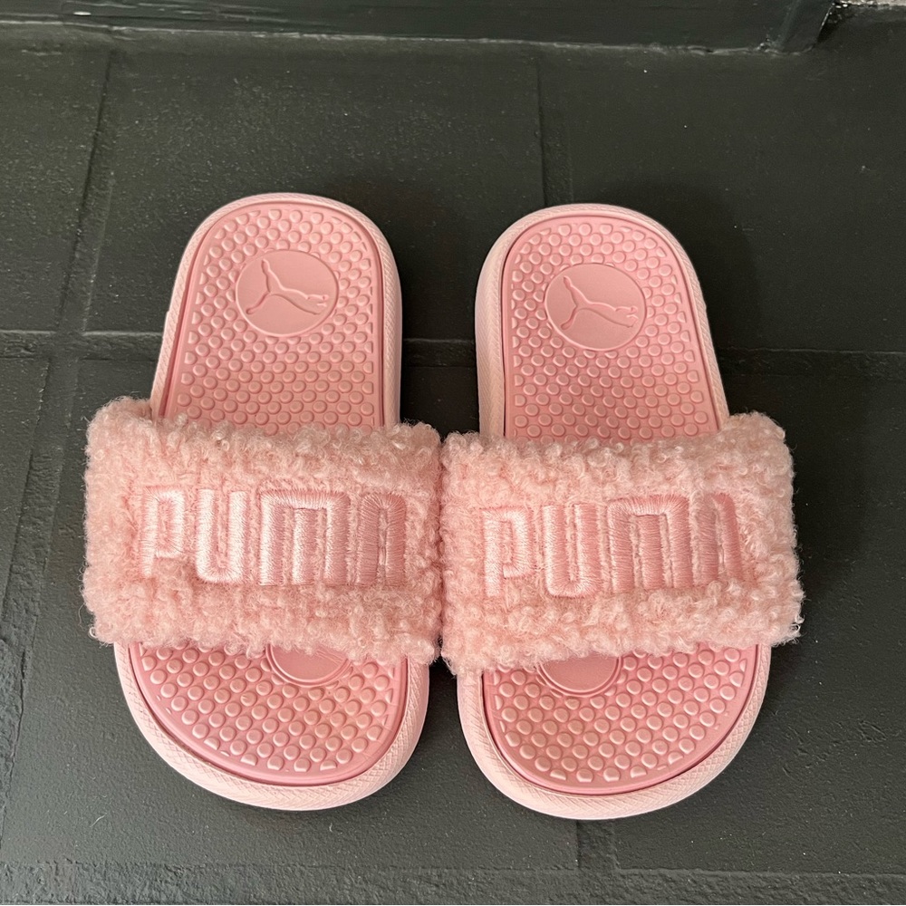 Toddler Fuzzy Puma slides